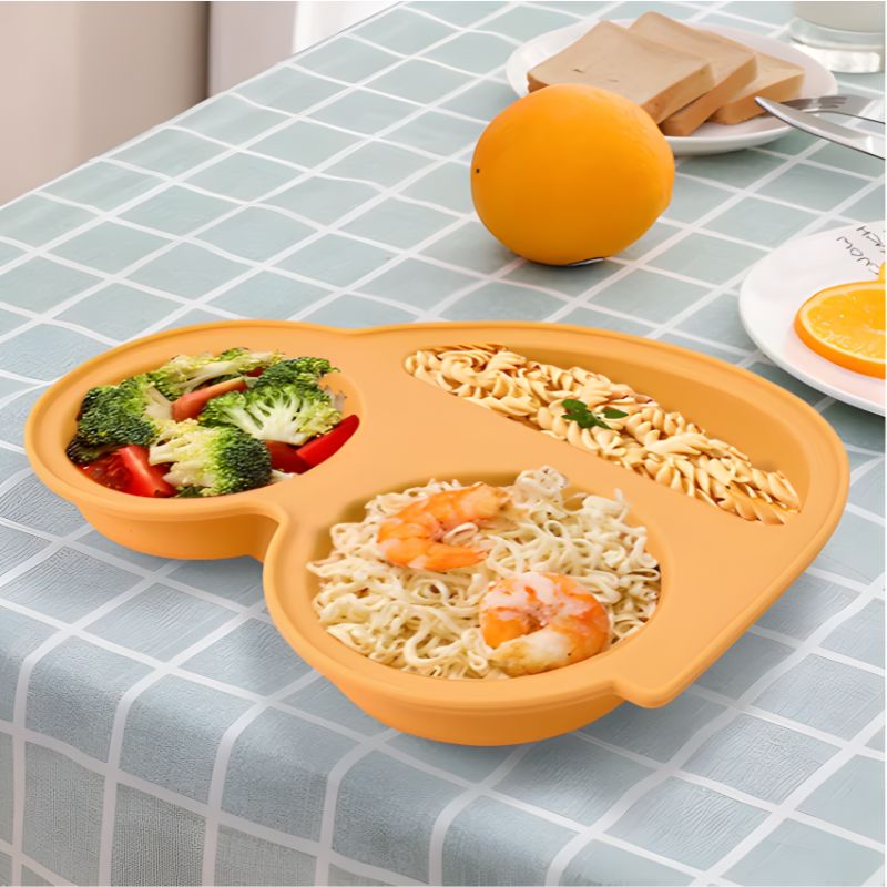 Assiette bébé ventouse avec crevettes et orange