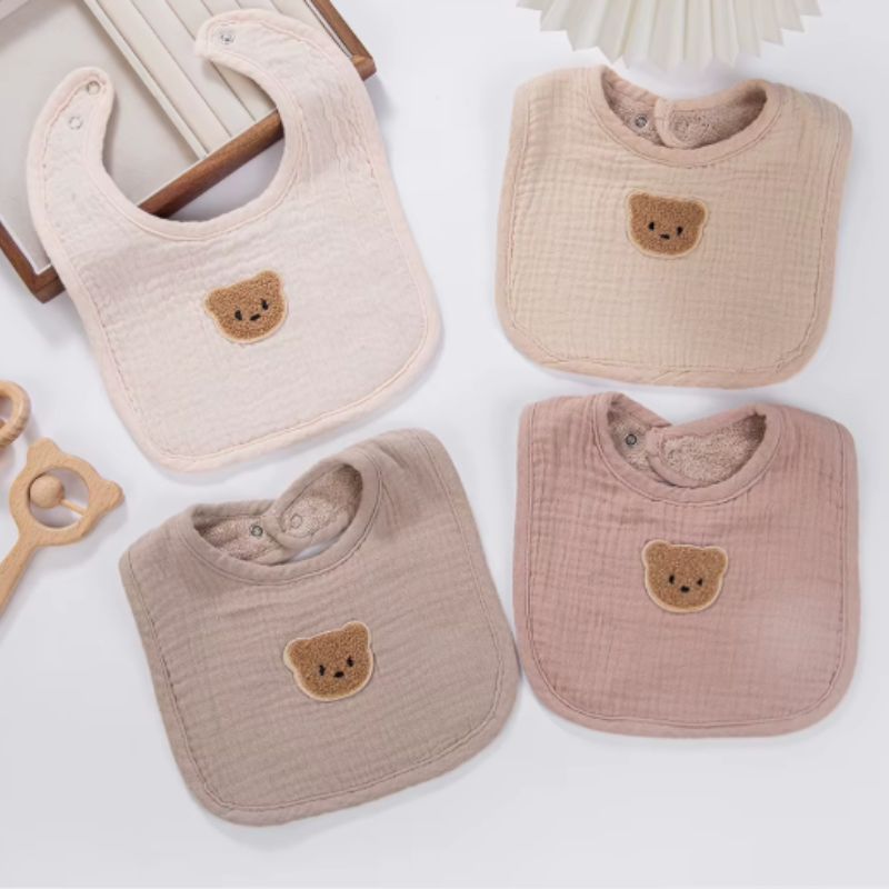 Bavoir-Bebe-ourson-variante-par-quatre