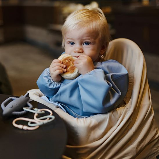 bavoir-bebe-impermeable-mange-du-pain