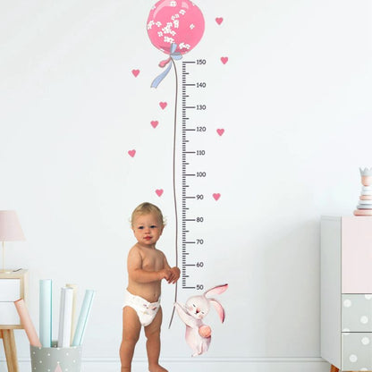 toise-murale-lapin-bebe-seul-en-couche